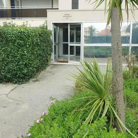 Visa Pour L'image Au Studio De La Piscine De La Mer Avec Place De Parking Prive